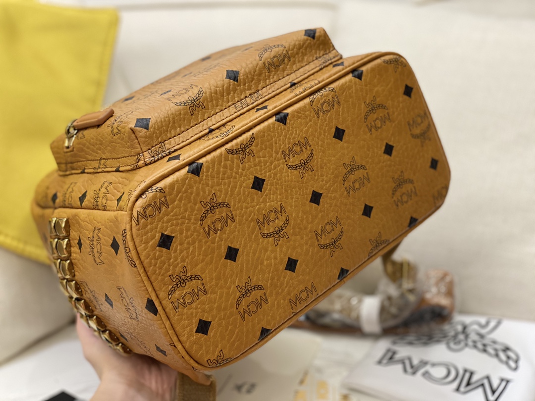 MCM_Stark_Backpack-26_33